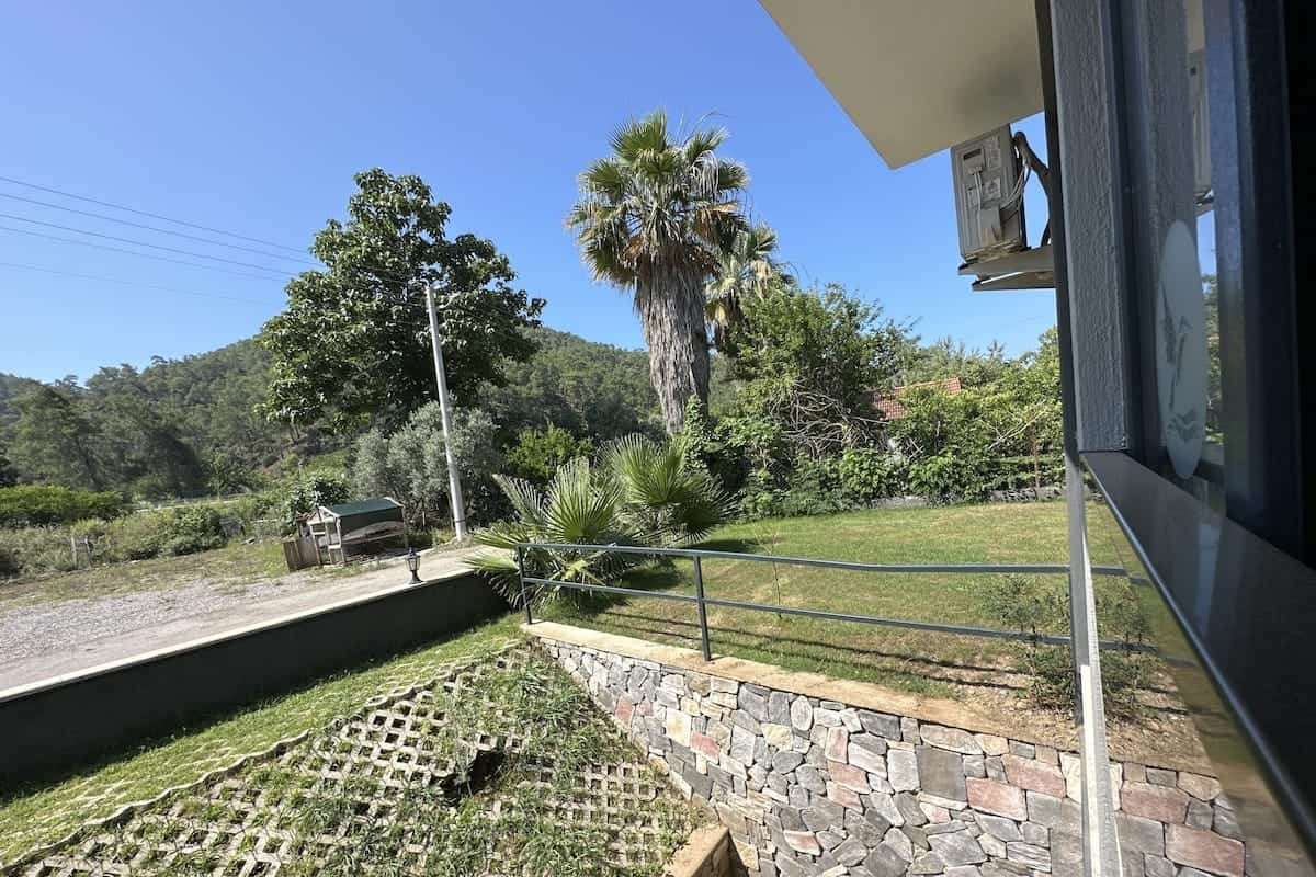 Bahçe Manzaralı Ekonomik Oda