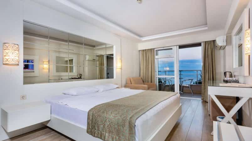 Deniz Manzaralı Premium Oda