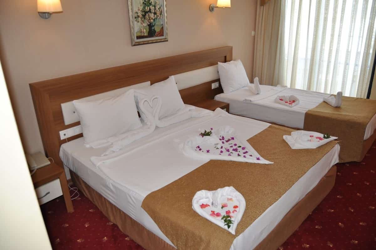 Havuz Manzaralı Standart Oda