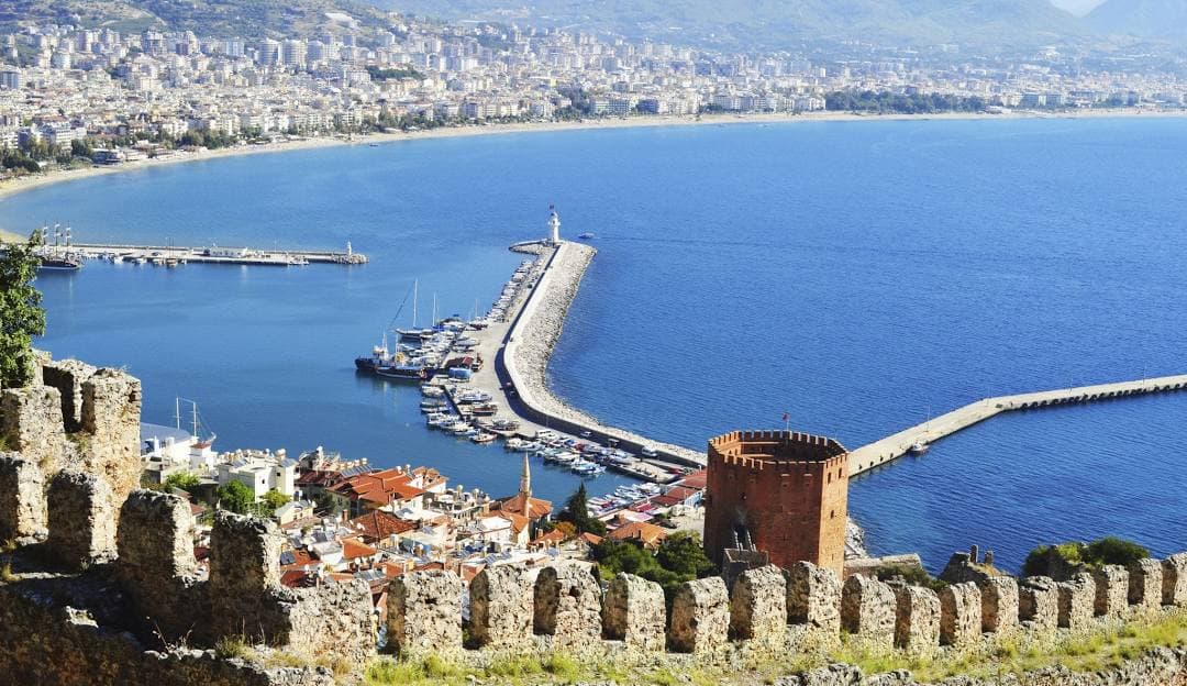 conservative-family-sunbathing-on-a-halal-hotel-beach-in-alanya