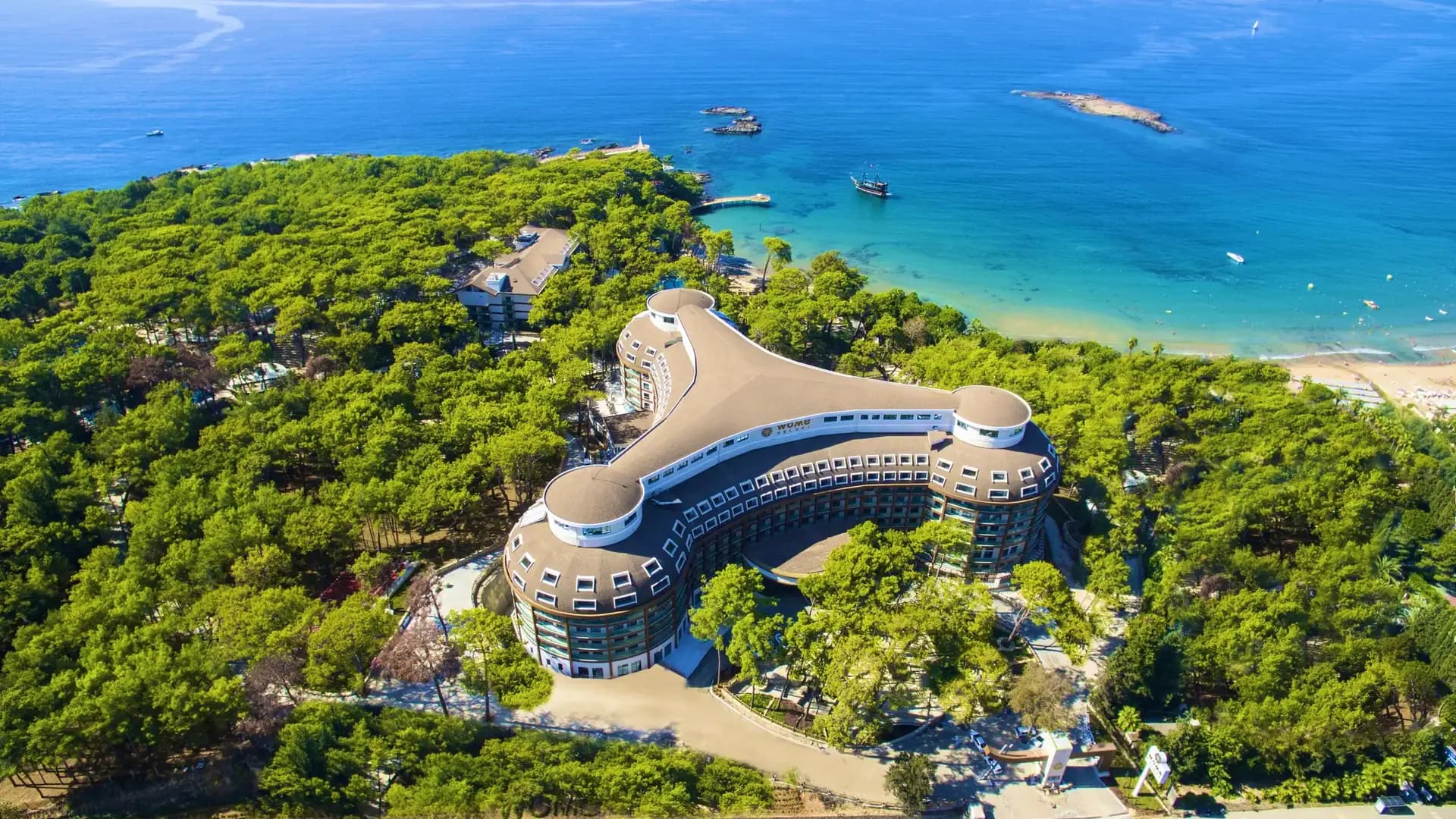 women-only-beach-pier-at-adin-hotel-alanya