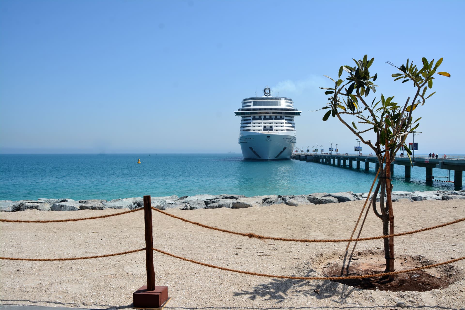 Aroya Cruise ile Akdeniz Limanlarını Keşfedin: Tarih, Doğa ve Helal Konfor