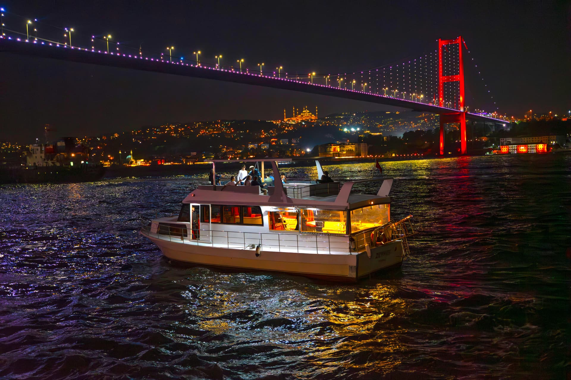 Ramazan İftar Teknesi: Alkolsüz Boğaz Akşamı