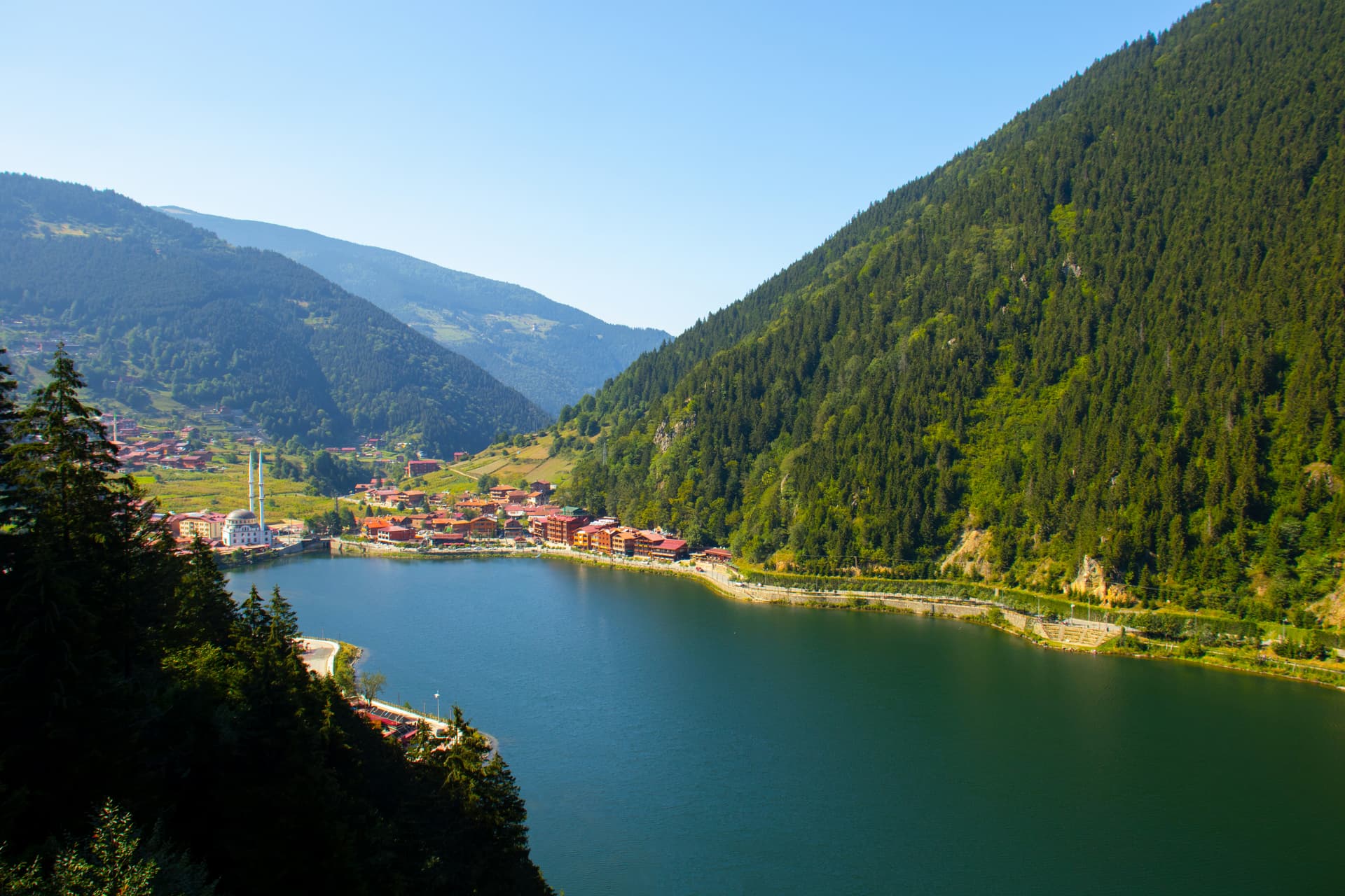 Trabzon ve Rize’de Muhafazakâr Tatil: Yeşilin Kalbinde Helal Tatil Rehberi