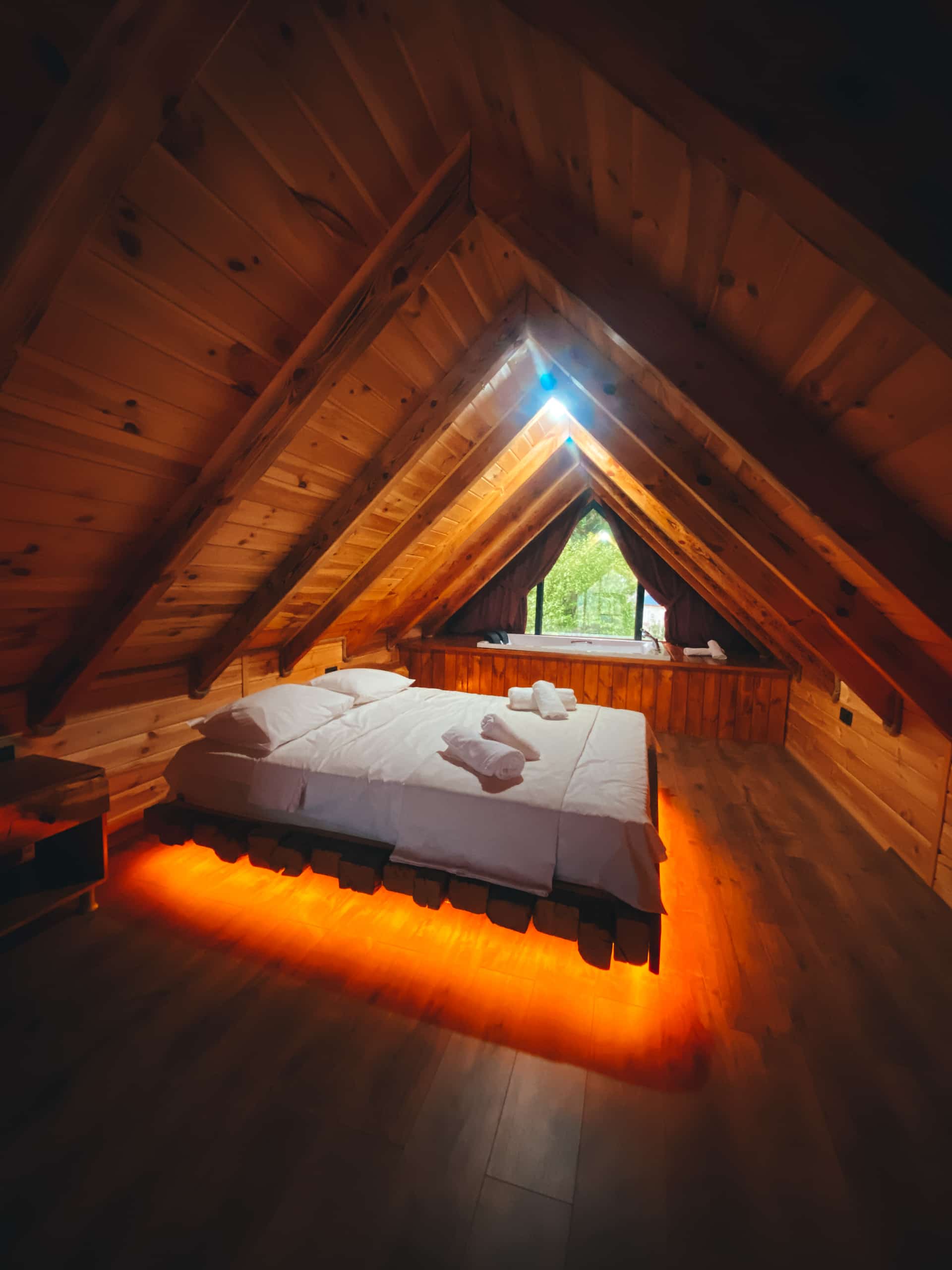 Doğa Manzaralı Suit